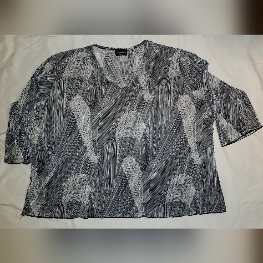 Brittany Black 2X flowy y2k top